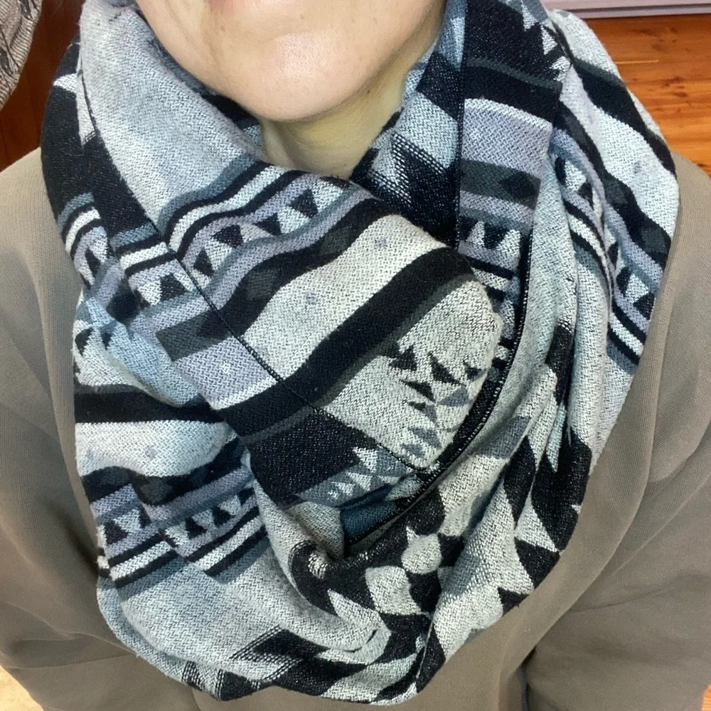 Reversible Infinity Scarf - Picture 5 of 6